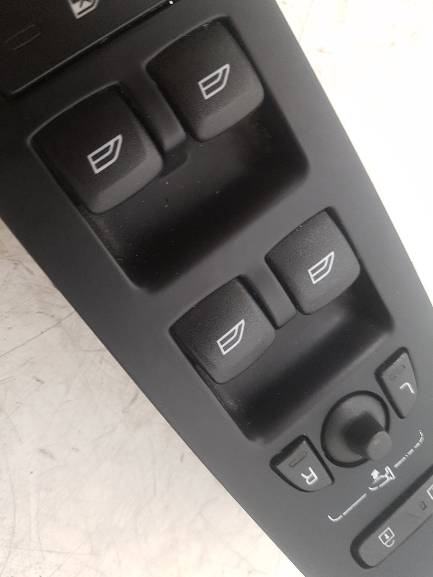 2012 - 2015 Volvo V40  Hatchback ELECTRIC WINDOW/MIRROR SWITCH BANK 31376495