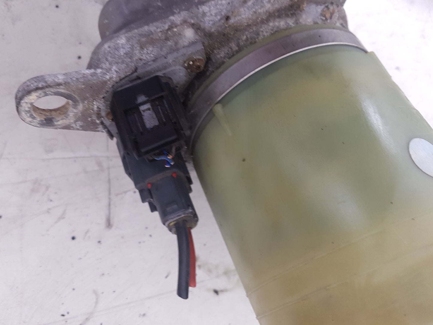 2005 - 2012 Volvo S40  Saloon Power Steering Pump 31329252