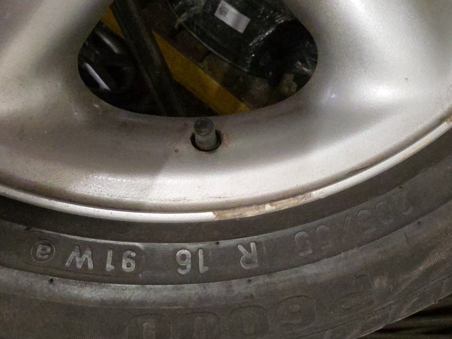 1995-1997 Volvo 850 Alloy Wheel 9157416 VRAC Grade B