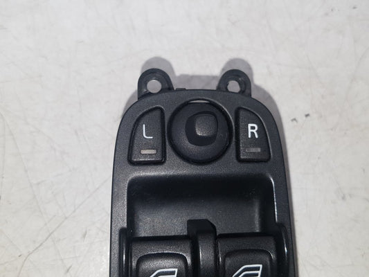 2004 - 2010 Volvo S40  Saloon Right Front Window Switch 30773210