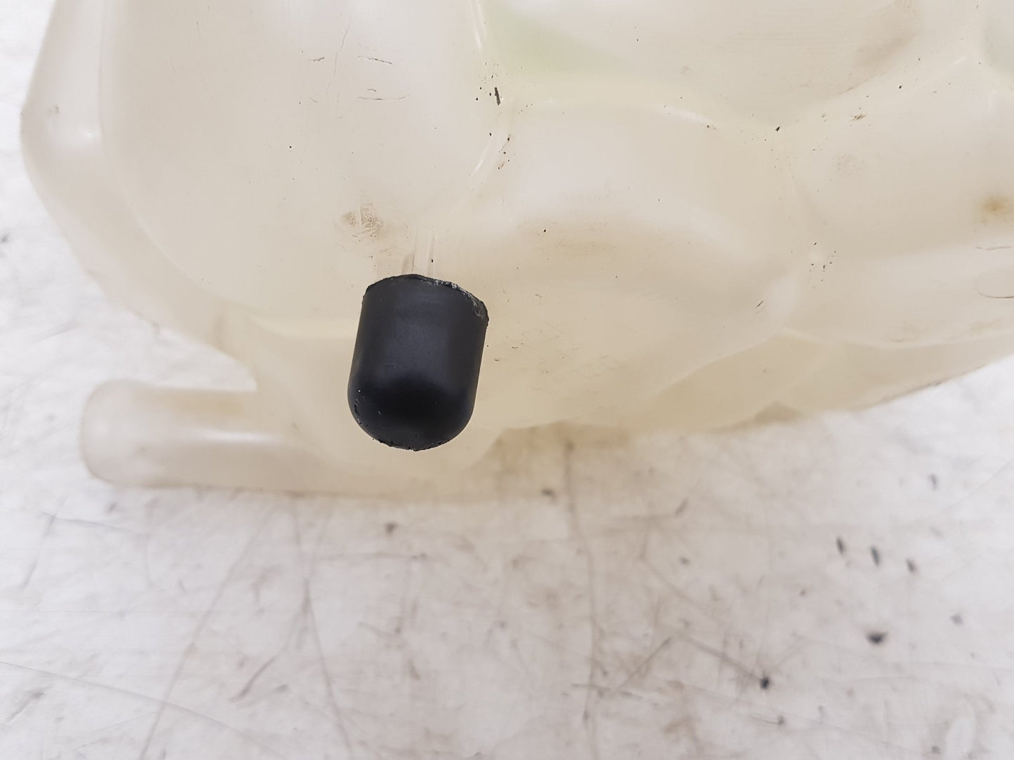 2017 - 2026 Volvo V60 II 225 Estate Radiator Pressure Bottle D2L4A