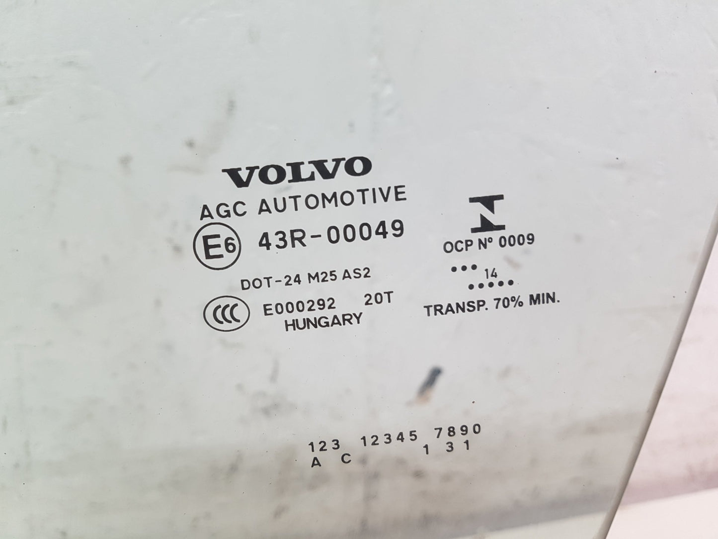 2012 - 2015 Volvo V40  Hatchback Left Front Door Window