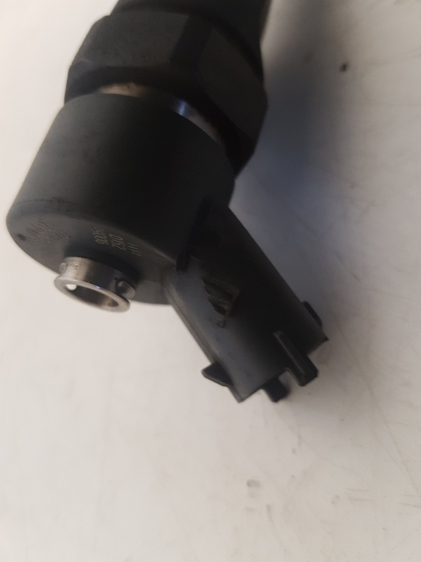 2000 - 2003 Volvo S40  Saloon Fuel Injector 8200238528