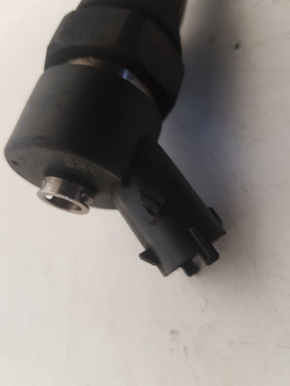 2000 - 2003 Volvo S40  Saloon Fuel Injector 8200238528