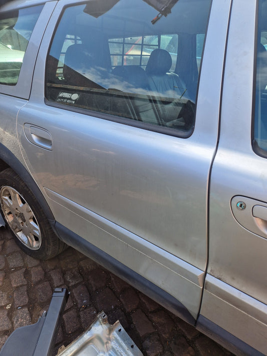 2000 - 2007 Volvo XC70  Estate DOOR - BARE (REAR DRIVER SIDE) 30649494