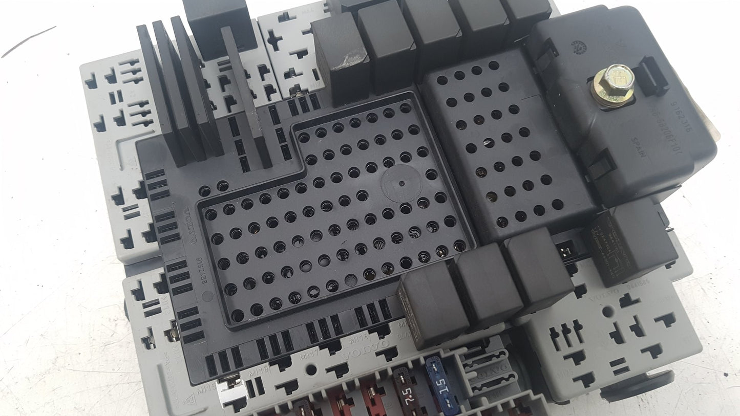 2002 - 2005 Volvo S60  Saloon Interior Fuse Box 08696098