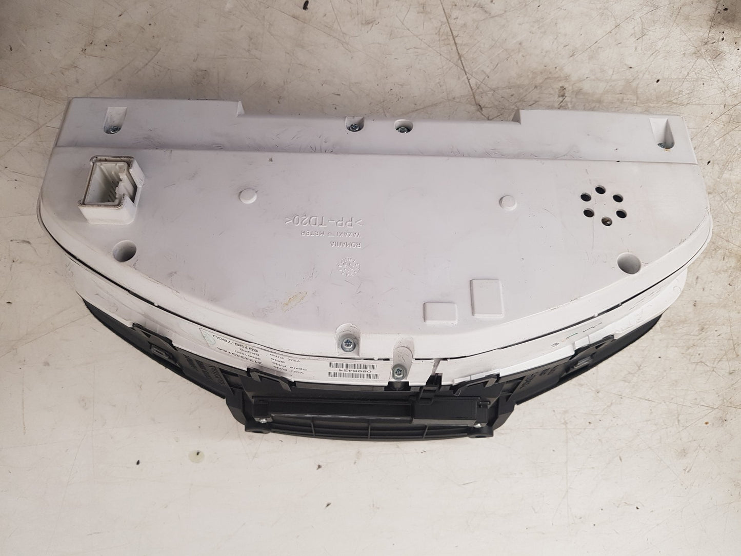 2010 - 2015 Volvo V70  Estate Instrument Cluster 31343497