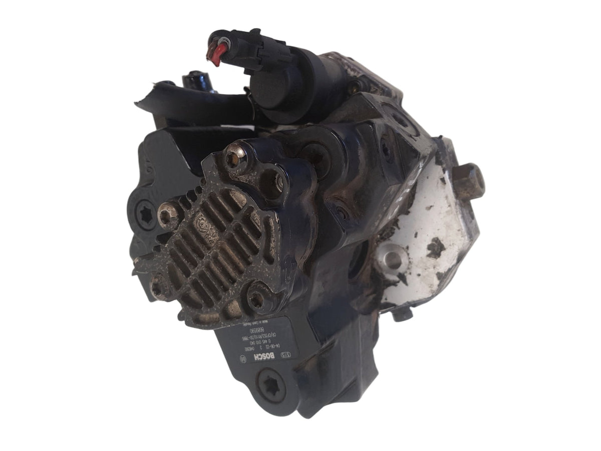 2001-2005 Volvo S60 V70 XC70 XC90 S80 High Pressure Fuel Pump 8689591