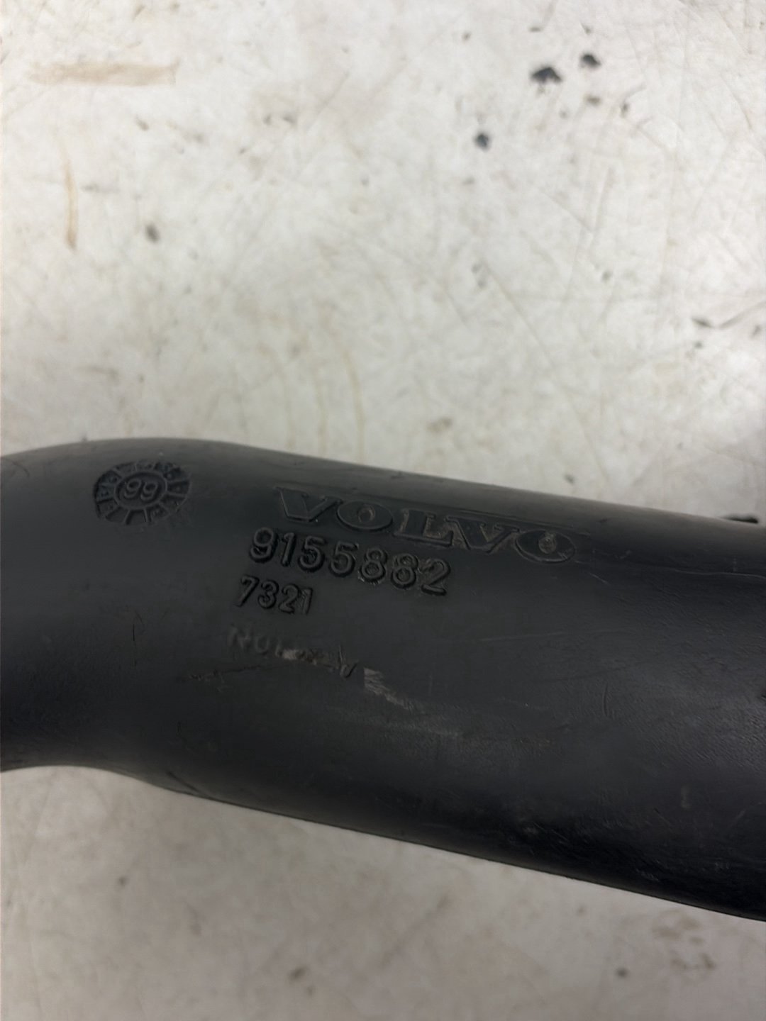 2006 - 2013 Volvo C70 II 542 Convertible Turbo Intercooler Pipe 9155882
