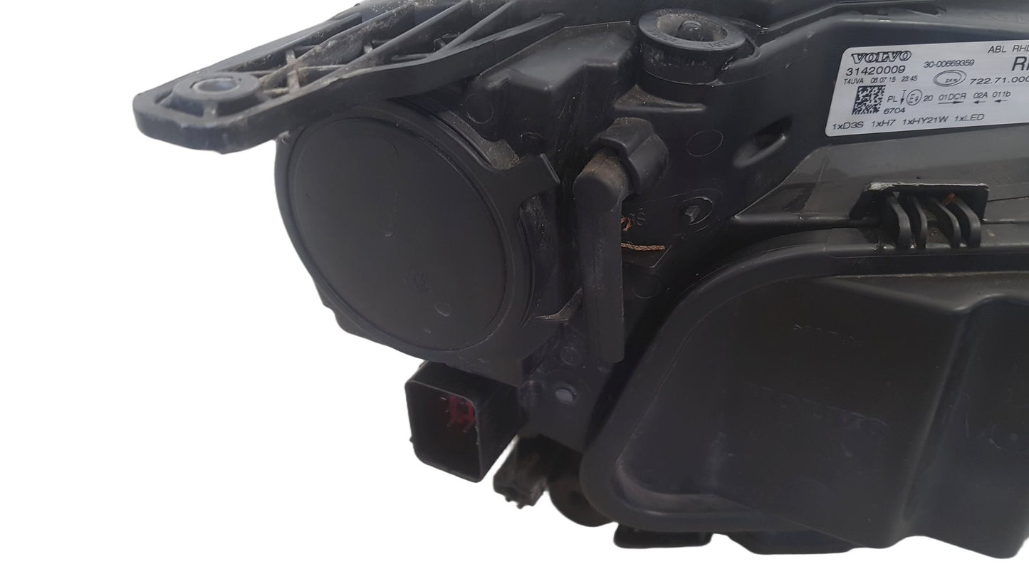 2015 Volvo V40  Hatchback Left Headlight 31420006