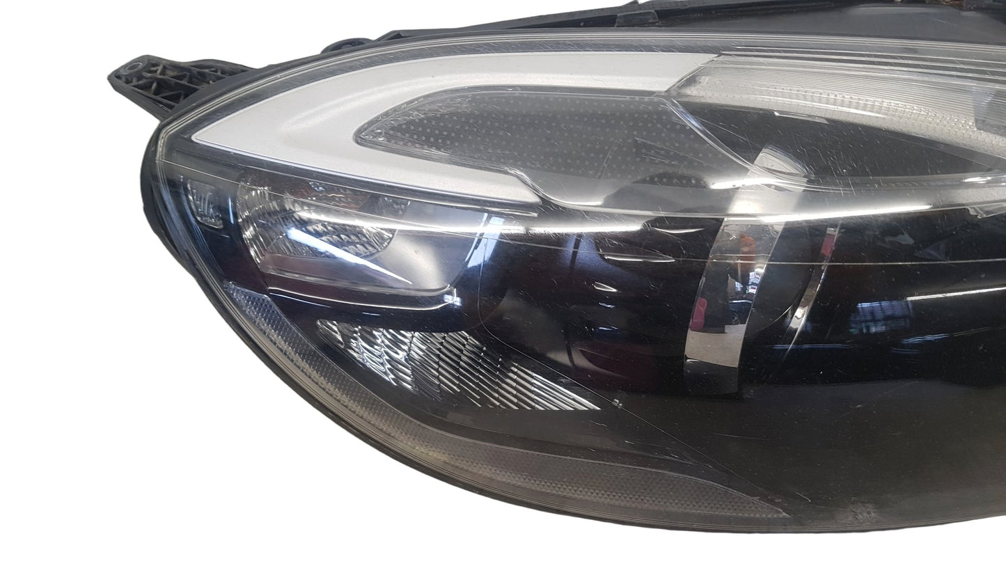 2015 Volvo V40  Hatchback Right Headlight 31420010