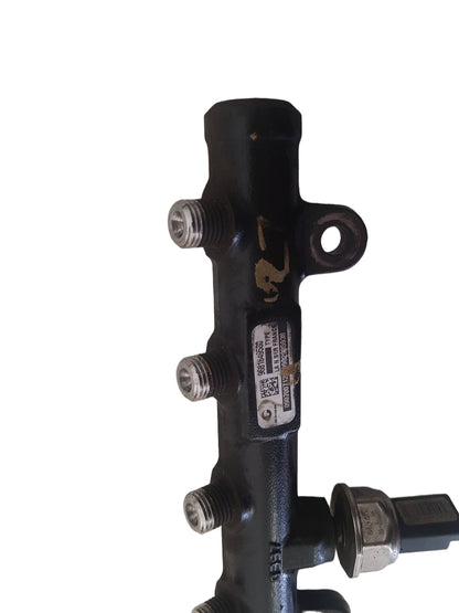 2004-2010 Volvo C30 S40 V50 C70 V70 Fuel Injection Rail D4204T 9681649580