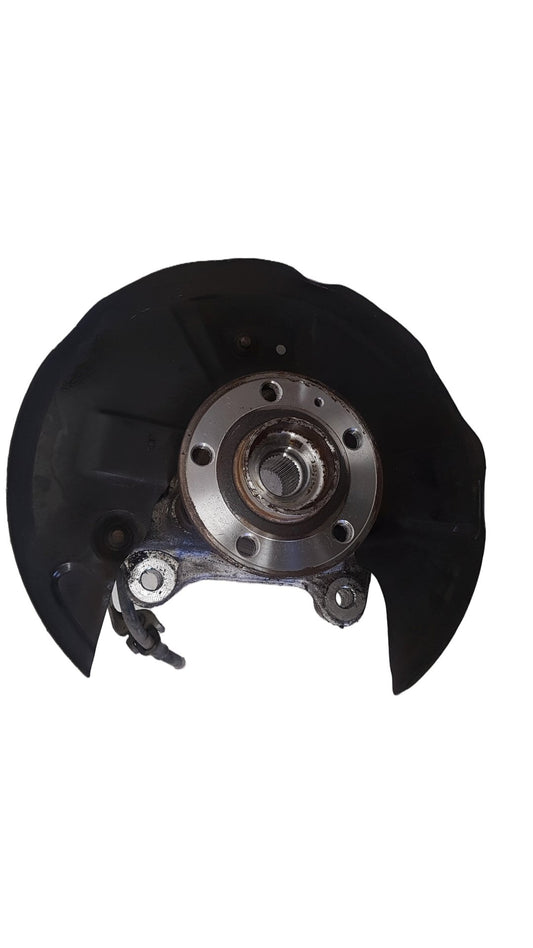 2017 - 2025 Volvo XC40 536 SUV Left Front Hub Assembly 32221856
