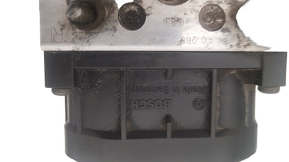 2001 Volvo S40  Saloon ABS Pump 30857585
