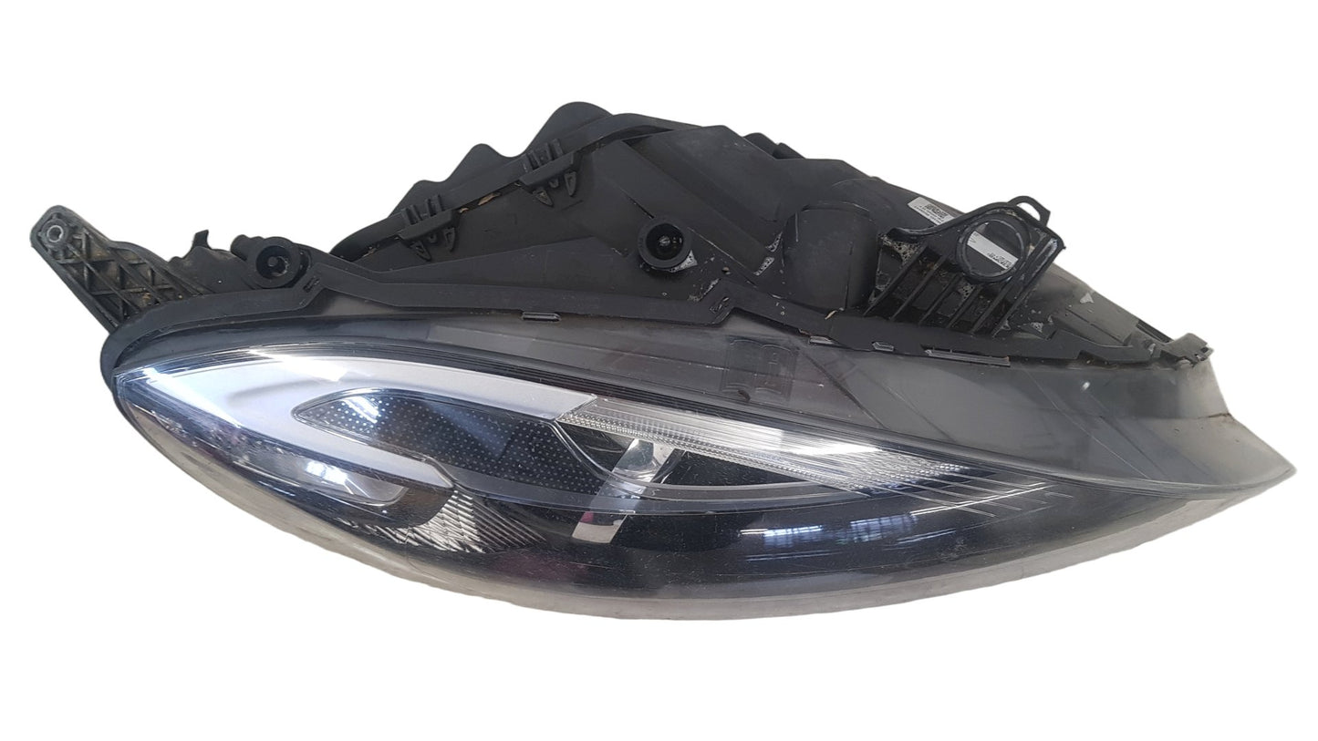 2015 Volvo V40  Hatchback Right Headlight 31420010