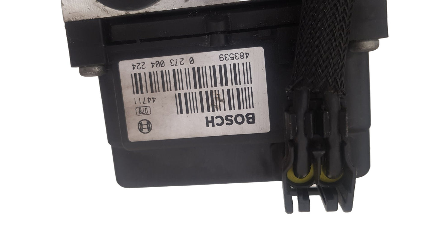 2001 Volvo S40  Saloon ABS Pump 30857585
