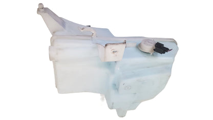2015 Volvo V40 525, 526 249982- Washer Bottle and Motor PN: 31391616