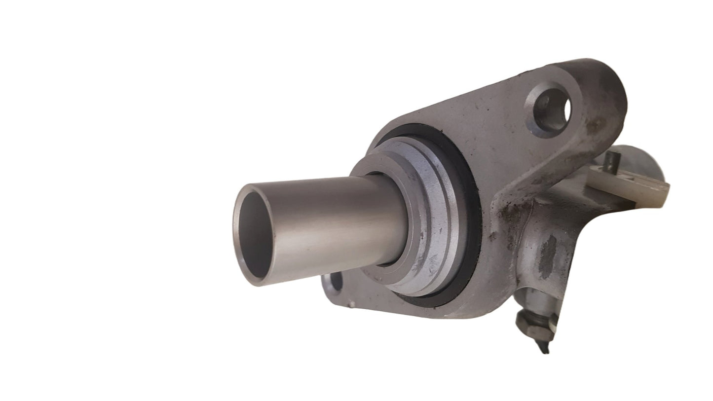 2010 - 2013 Volvo C30 533 Hatchback Brake Master Cylinder and Fluid Reservoir