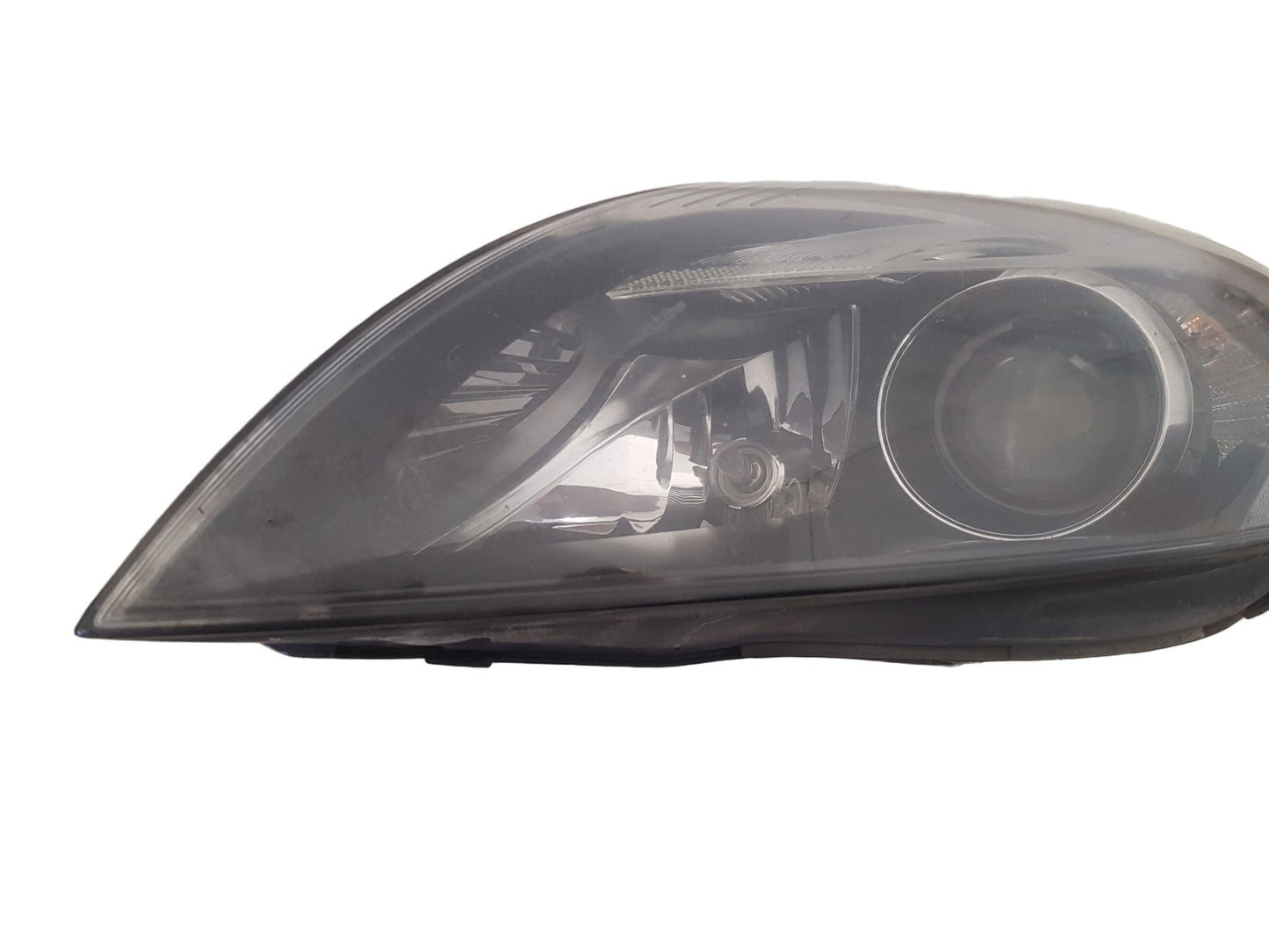 2012 Volvo V40 III 525 021217 - Passenger Headlight (Xenon)