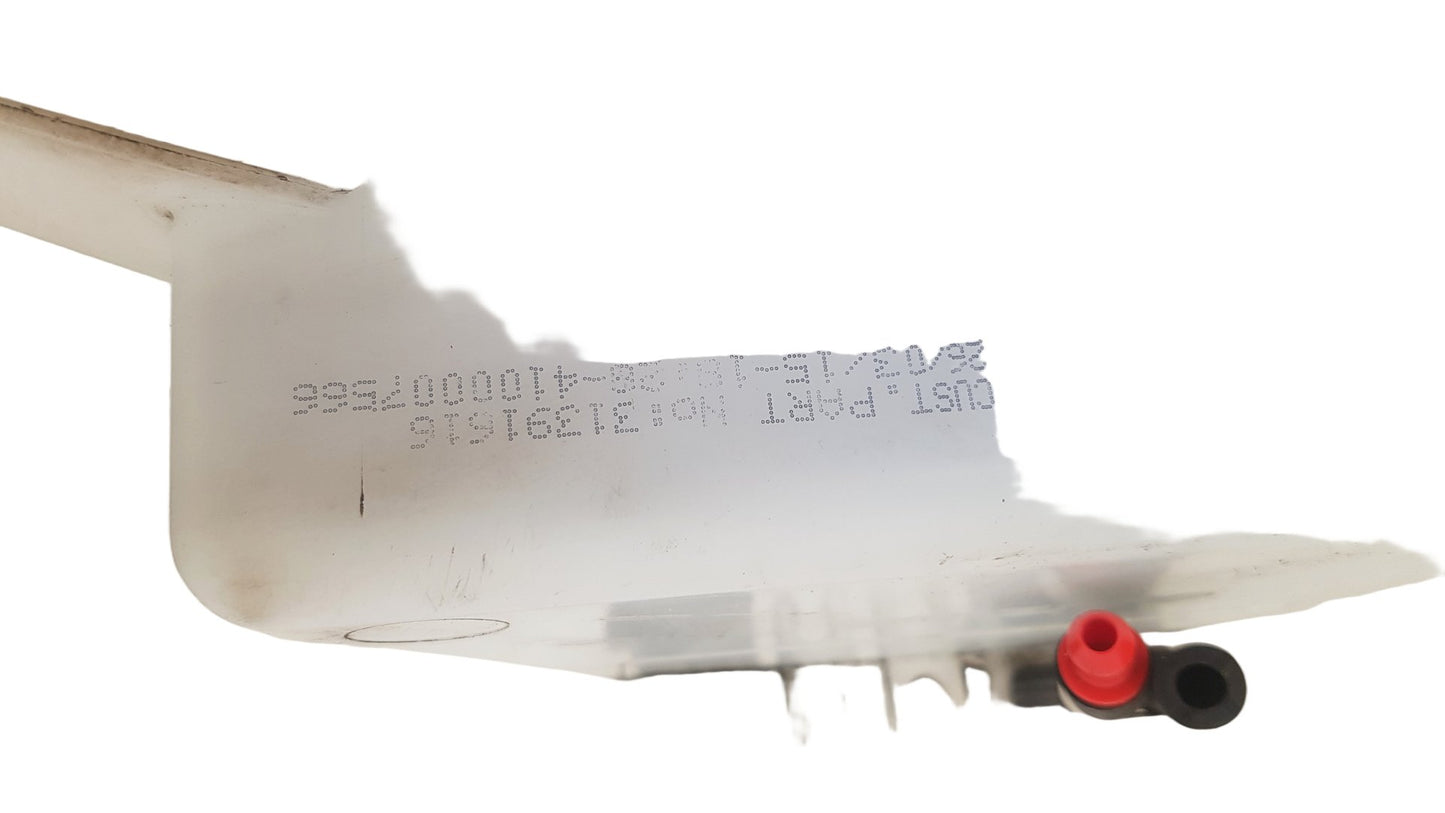 2015 Volvo V40 525, 526 249982- Washer Bottle and Motor PN: 31391616
