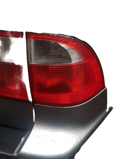 2001-2005 Saab 9-5 Estate Rear Tail Light Cluster Driver Side Body Mount 5142260