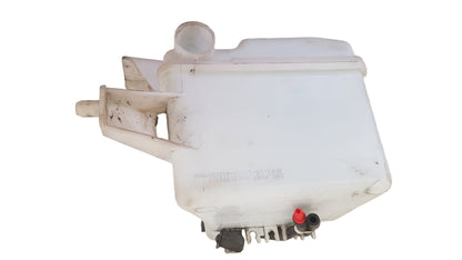 2015 Volvo V40 525, 526 249982- Washer Bottle and Motor PN: 31391616