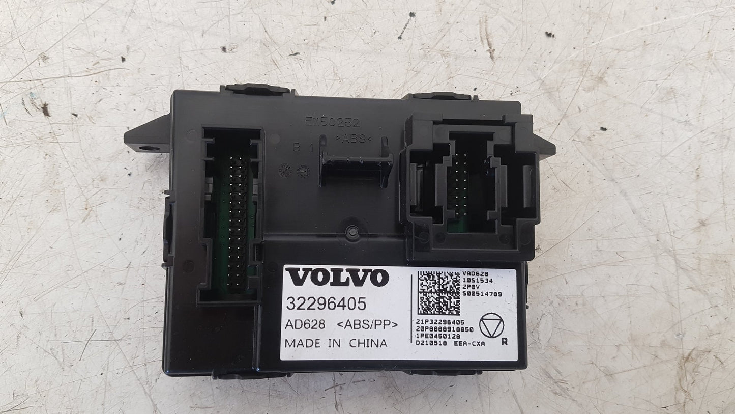 2017 - 2025 Volvo XC40 536 SUV Centre Console Control Module 32296405