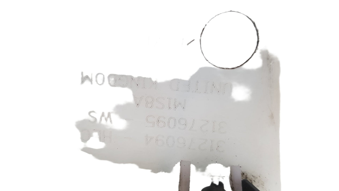 2015 Volvo V40 525, 526 249982- Washer Bottle and Motor PN: 31391616