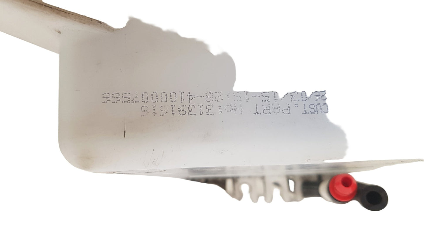 2015 Volvo V40 525, 526 249982- Washer Bottle and Motor PN: 31391616