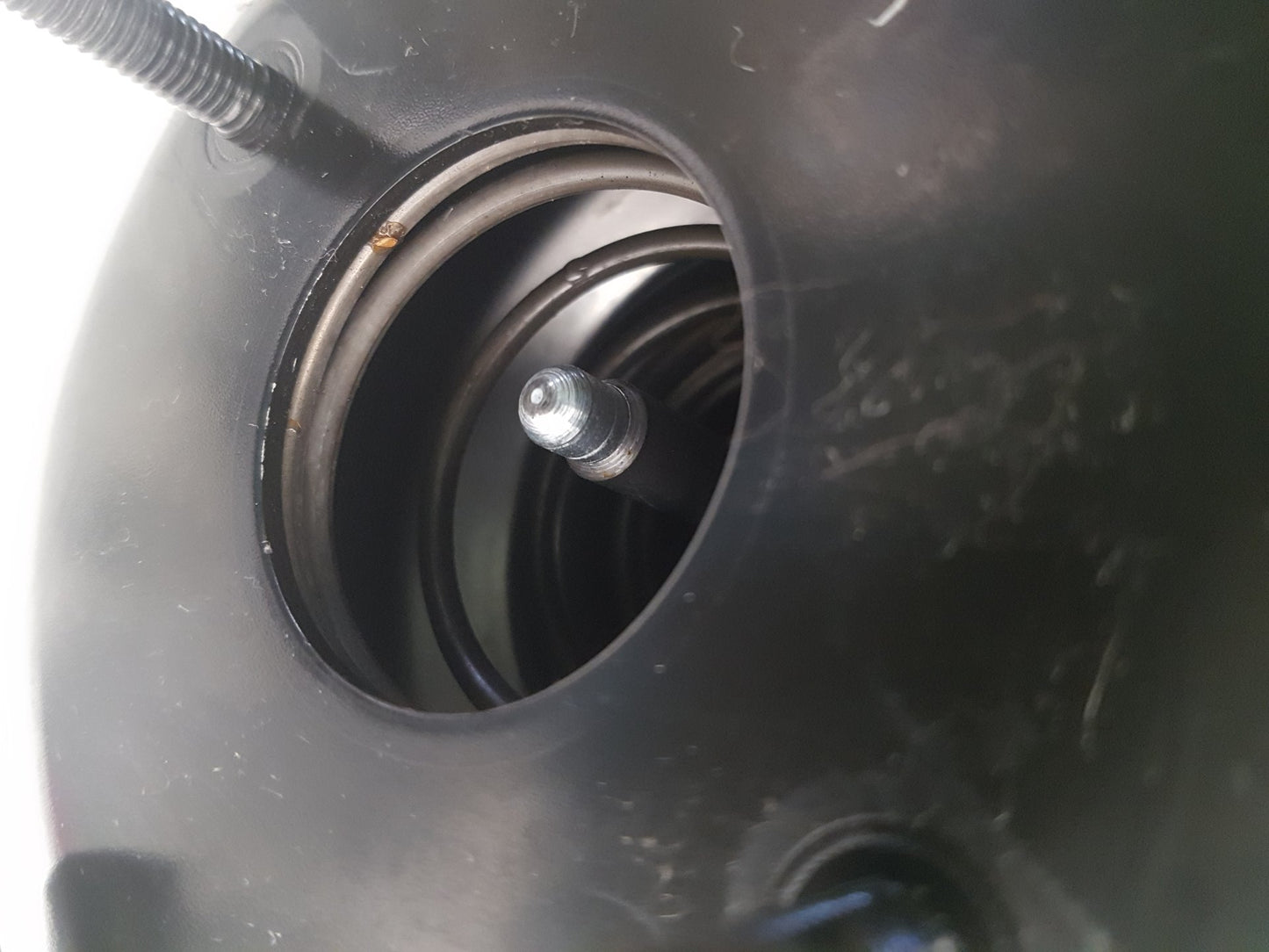 2015 - 2019 Volvo V40 Cross Country  Hatchback Brake Booster 31381635