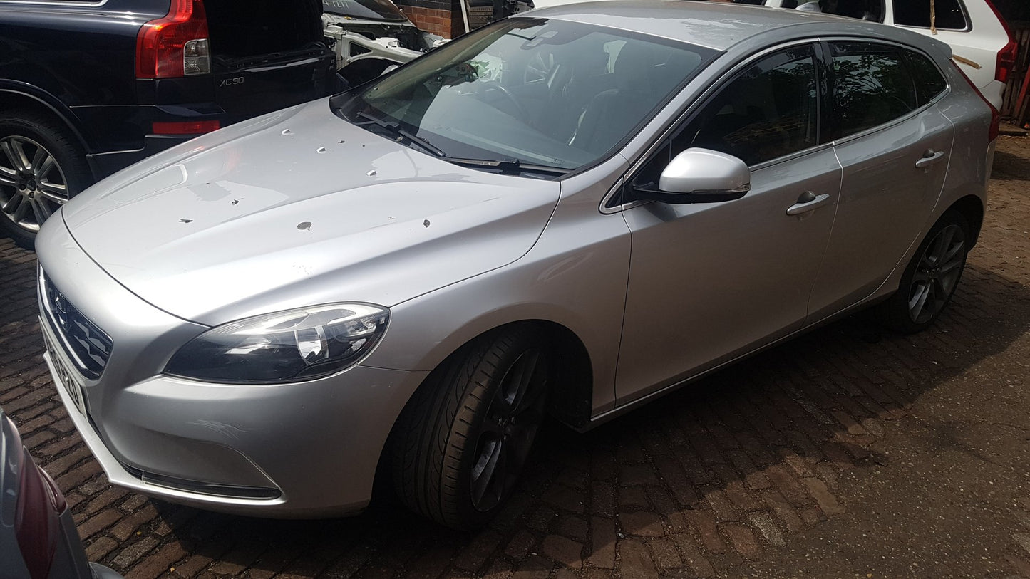 2015 Volvo V40 525, 526 Hatchback Petrol