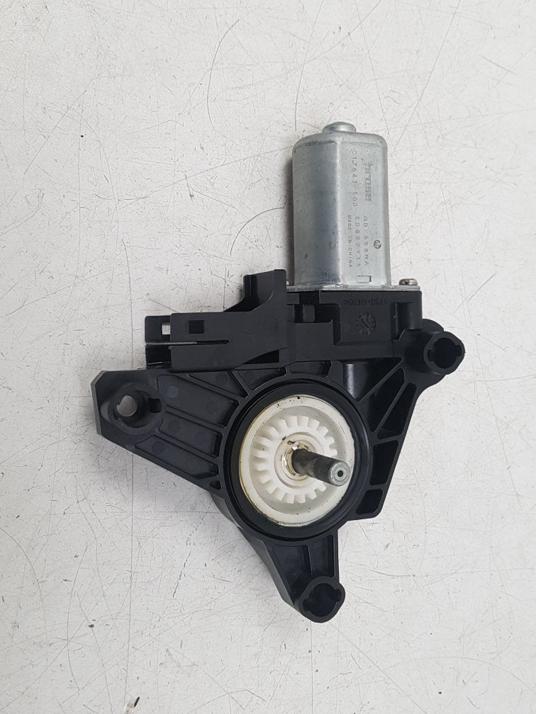 2012 - 2016 Volvo V40  Hatchback Rear Wiper Motor C17543-1