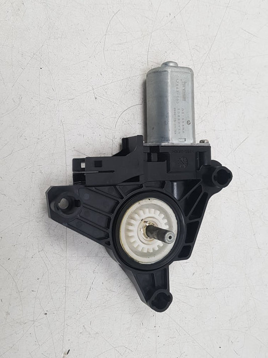 2012 - 2016 Volvo V40  Hatchback Rear Wiper Motor C17543-1