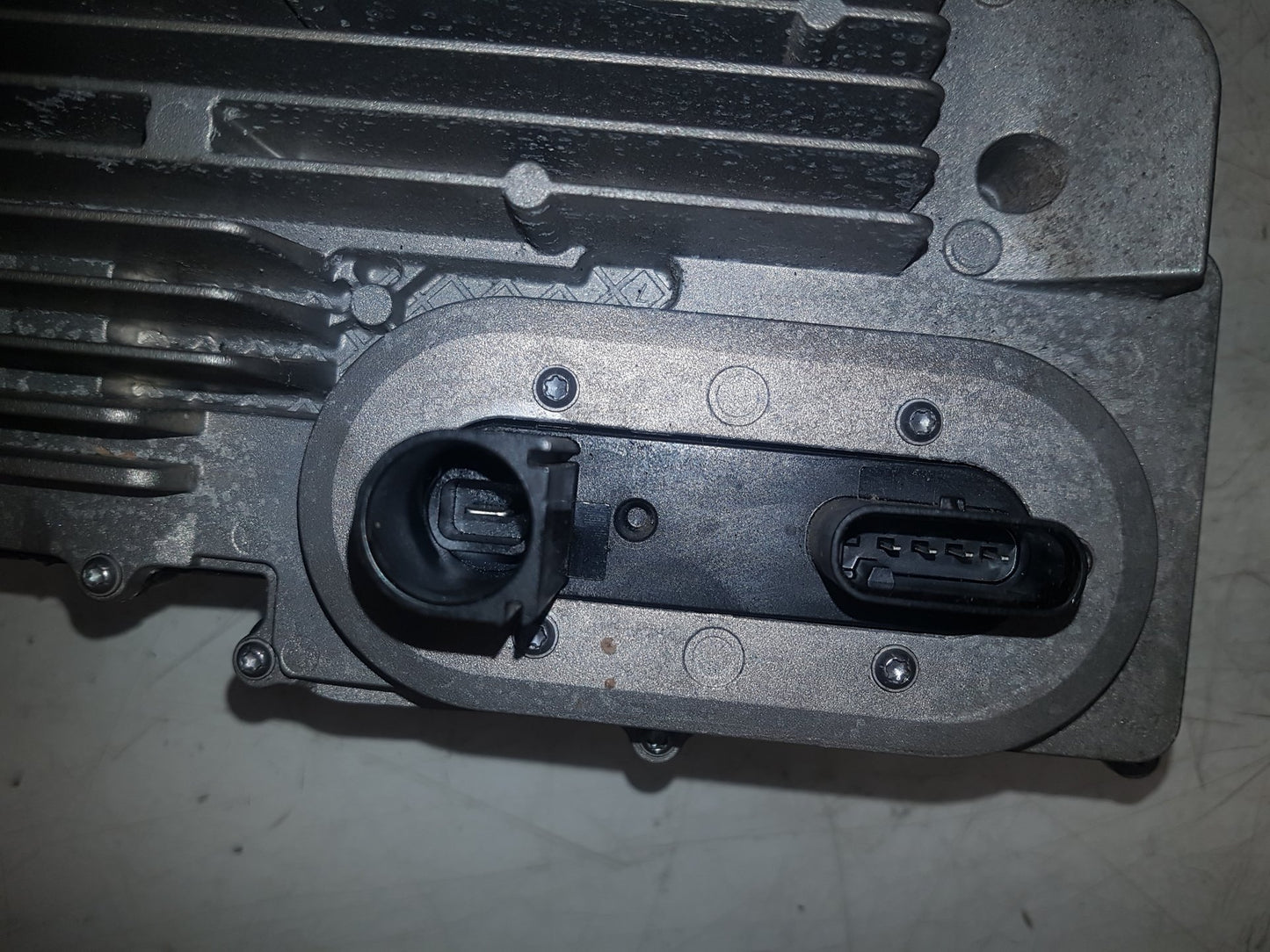 2017 - 2026 Volvo V60 II 225 Estate BATTERY POWER DISTRIBUTION MODULE 31652295