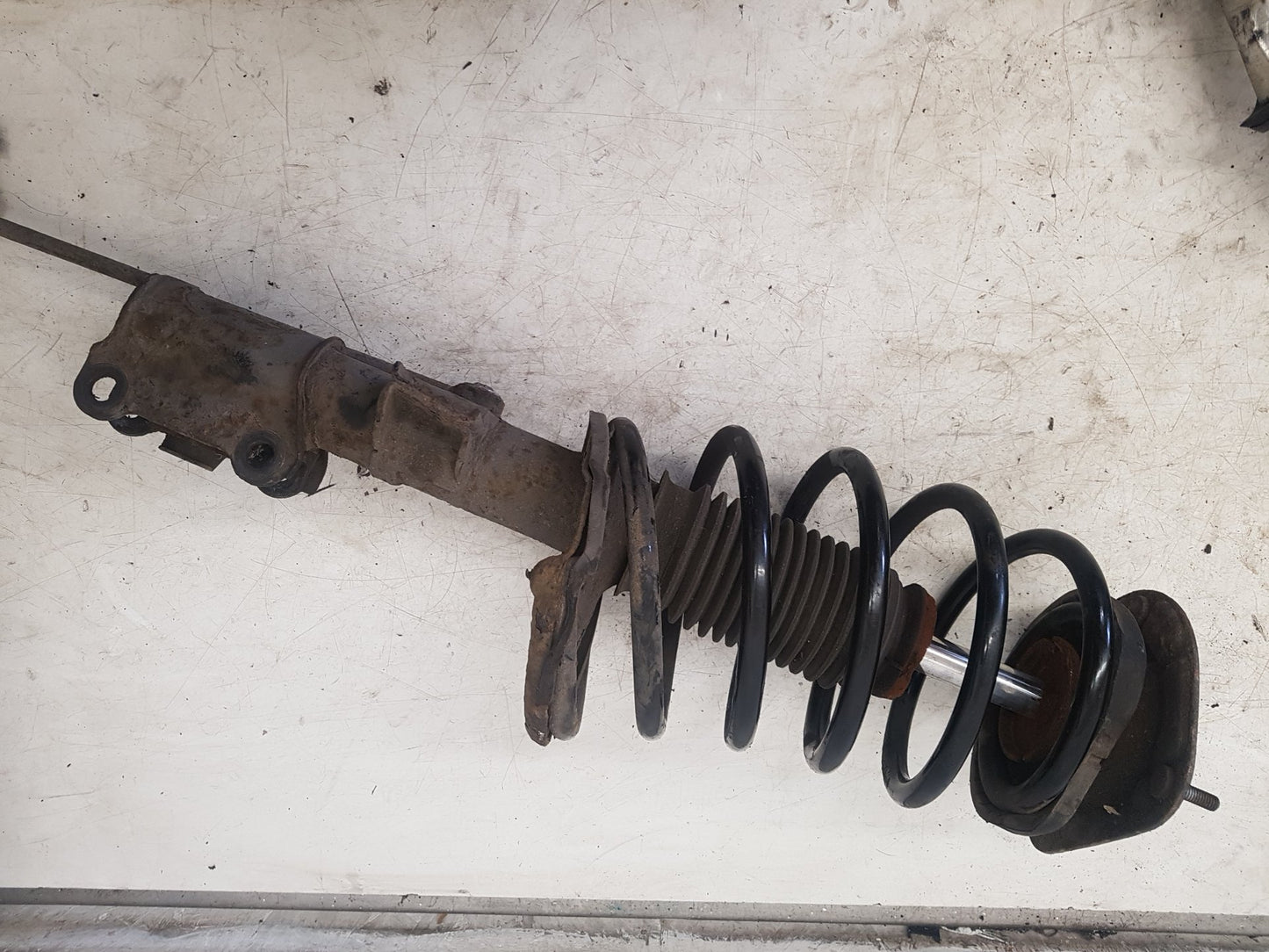 2007 Volvo V70  Estate Left Front Shock Absorber 30760125