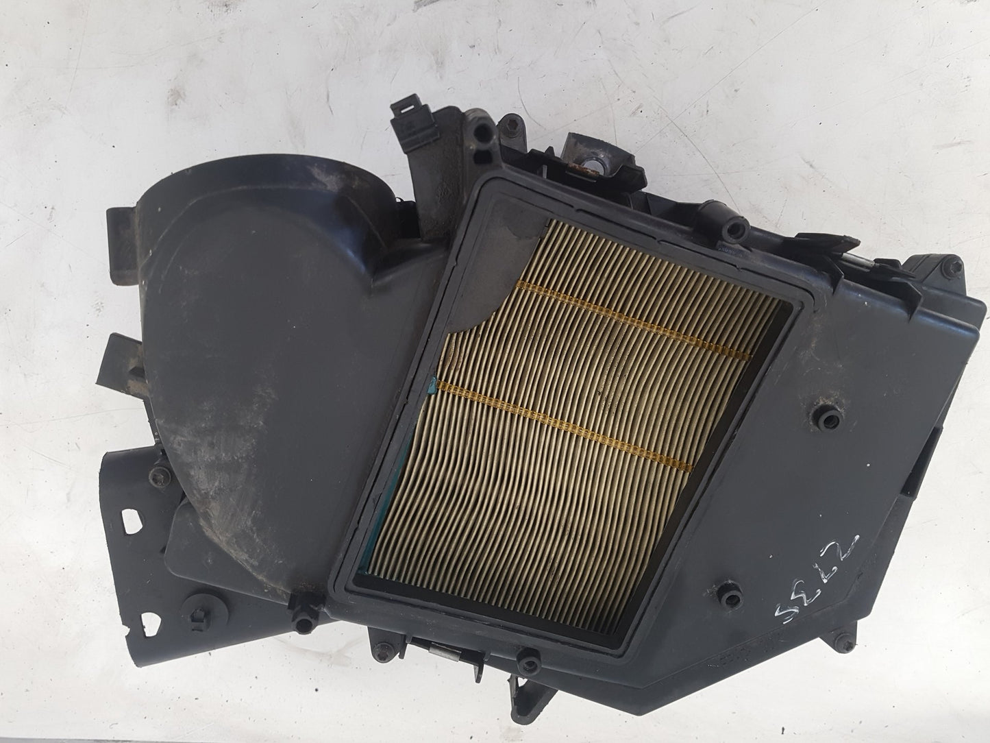 2005 - 2008 Volvo V70  Estate Air Filter Box 30636830
