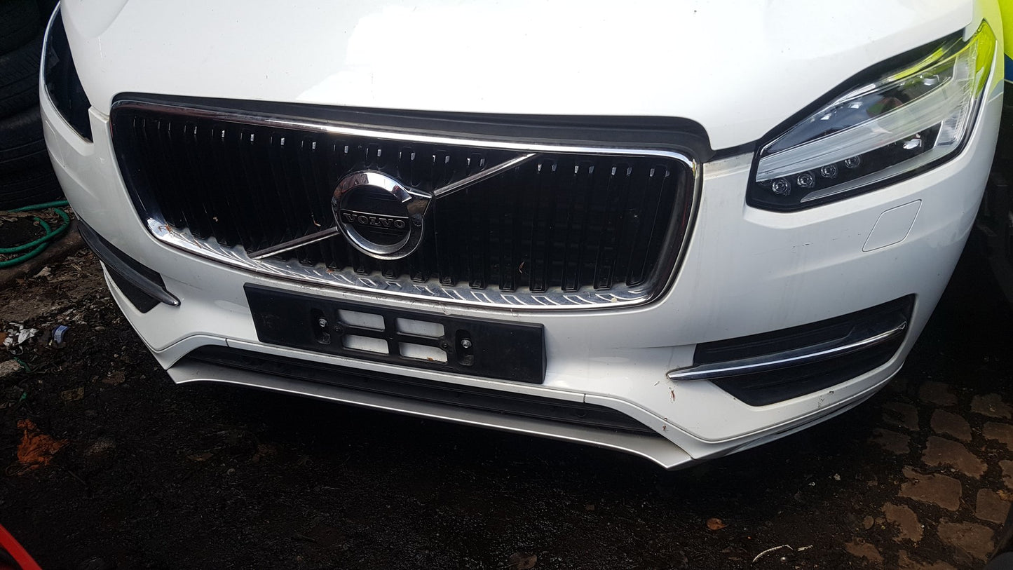 2016 Volvo XC90 II 256 YV1LFA48CG1082848- Left Headlight VRAC Grade A