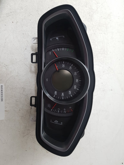 2013 - 2019 Volvo V40 III 525 Hatchback Instrument Cluster 31314484
