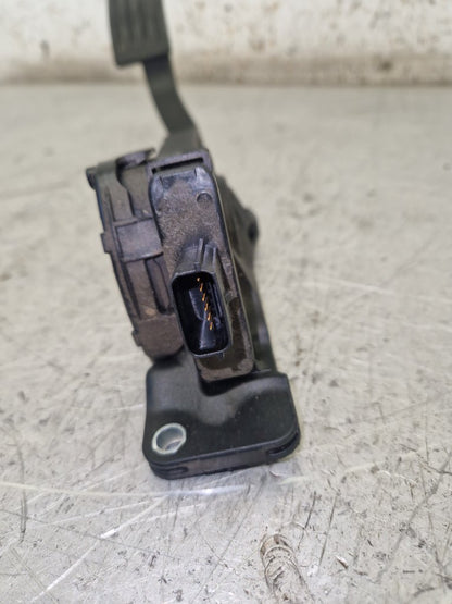 2013 - 2019 Volvo V40 III 525 Hatchback Accelerator Pedal 31280596