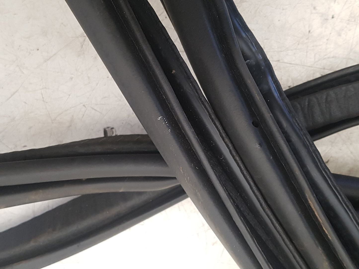 2017 - 2025 Volvo V90 235, 236 Estate RUBBER TRIM AT TOP OF DOOR (FRONT DRIVER SIDE)