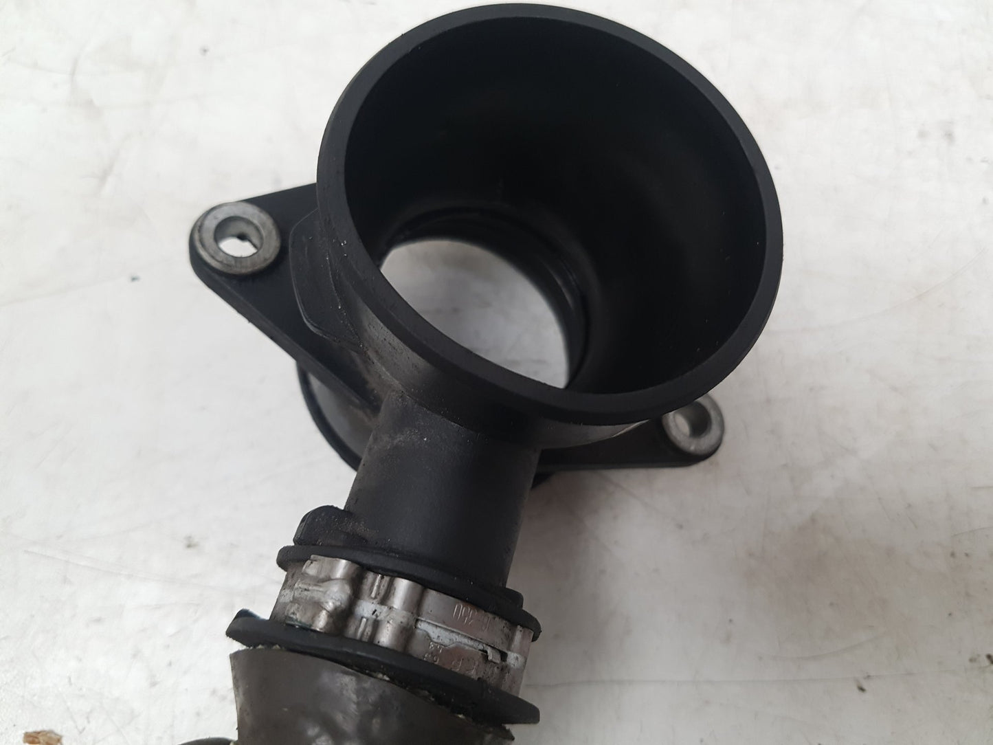 2010 - 2012 Volvo C30  Hatchback INTAKE PIPE AV61-6C784-AD