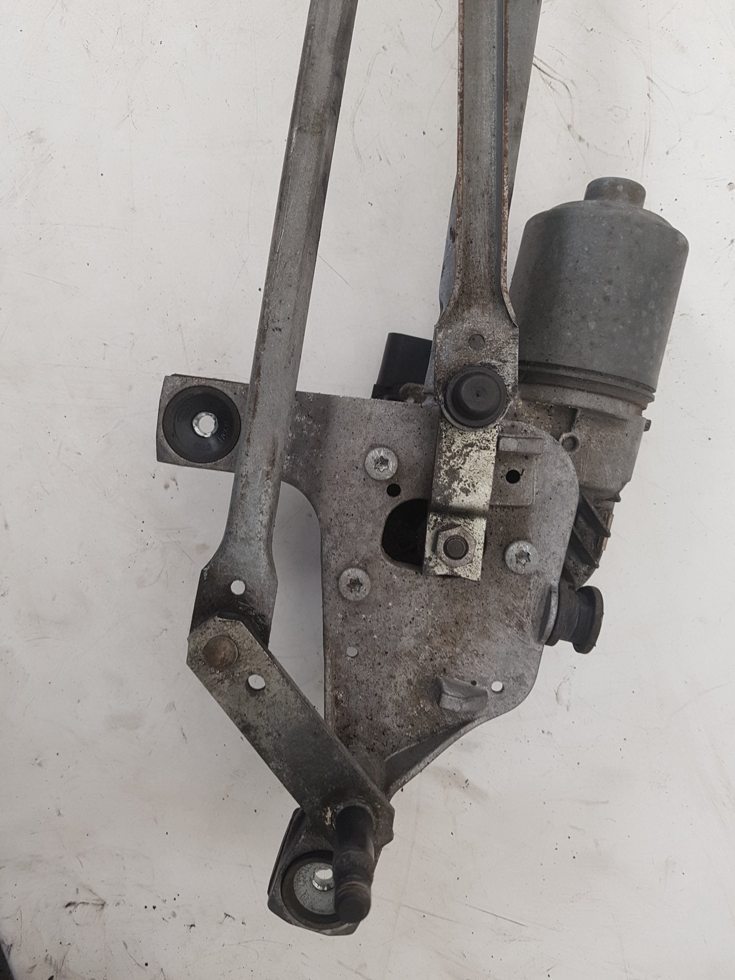 2007 - 2015 Volvo V70  Estate WIPER MOTOR (FRONT) & LINKAGE 30796359