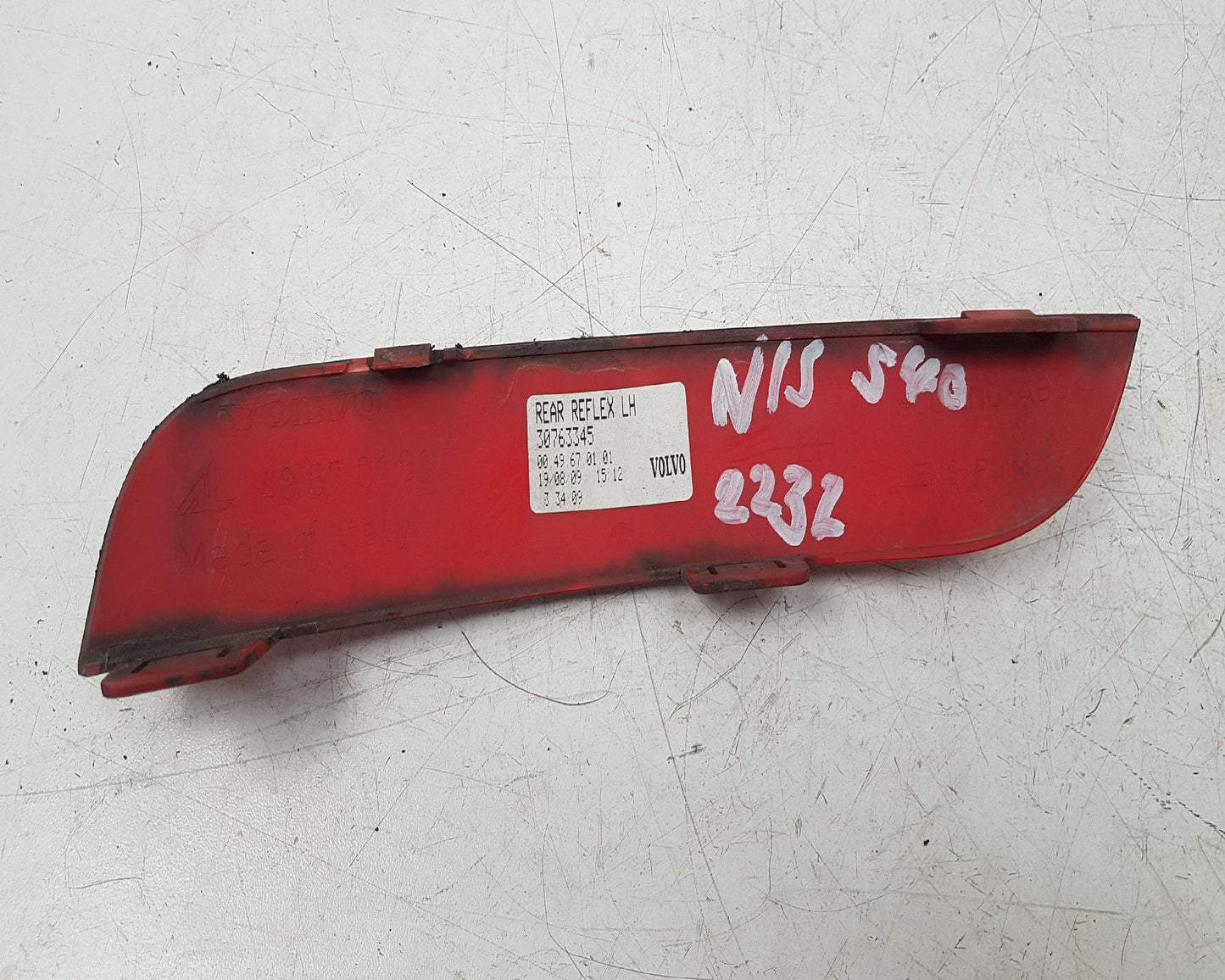 2008 - 2012 Volvo V50   PASSENGER REAR REFLECTOR 30763345
