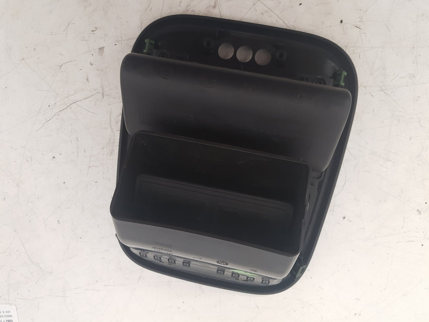 2010 - 2012 Saab 9-5  Saloon Dash Air Vent Centre 330188061