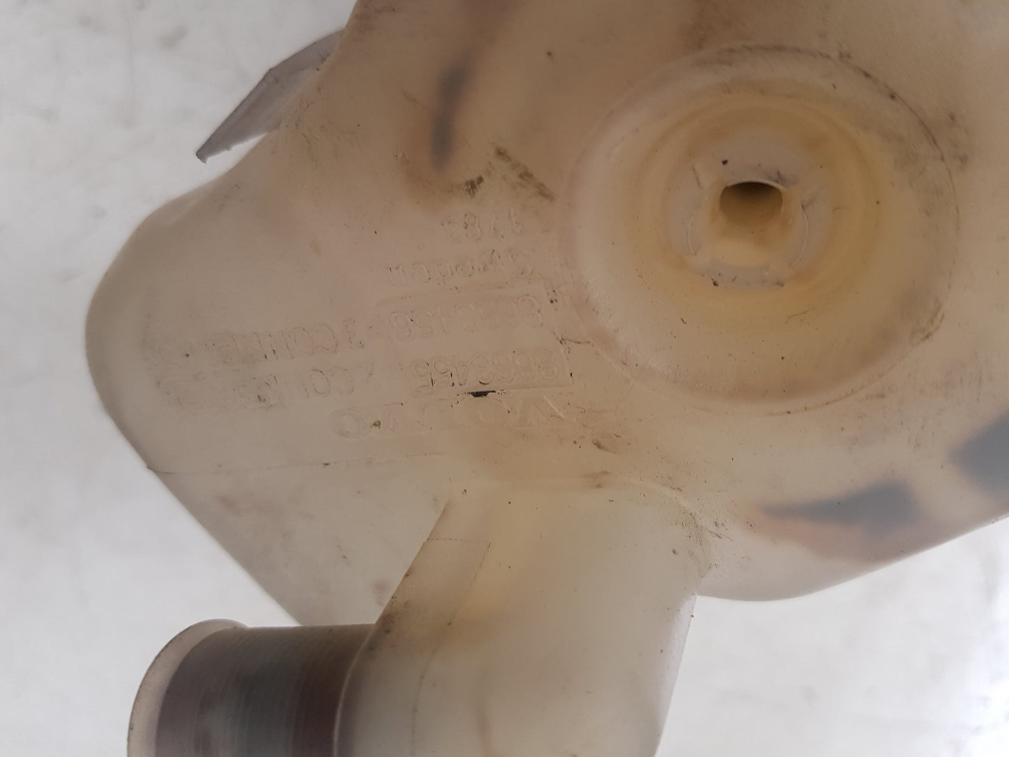2002 - 2014 Volvo XC90  Estate Radiator Pressure Bottle 8683455