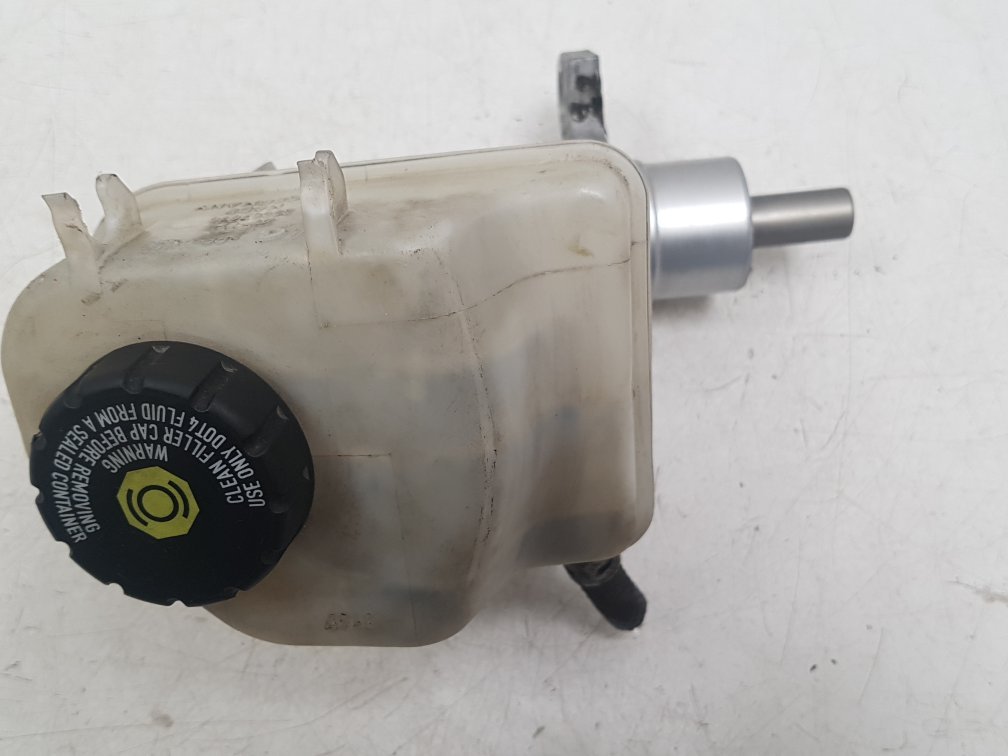 2005 - 2015 Saab 9-3  Estate Brake Master Cylinder 32067070