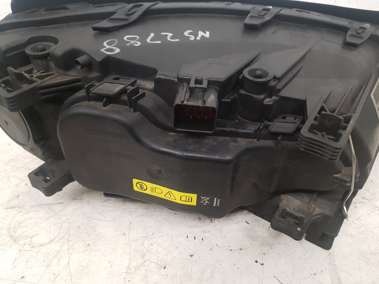 2008 - 2011 Volvo V70  Estate Left Headlight 31214349