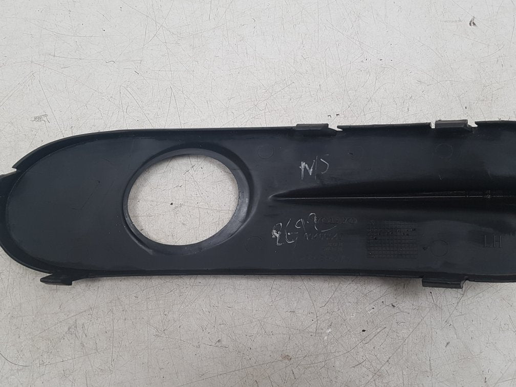 2006 - 2012 Volvo C70  Convertible Left Fog Light Cover 09466545