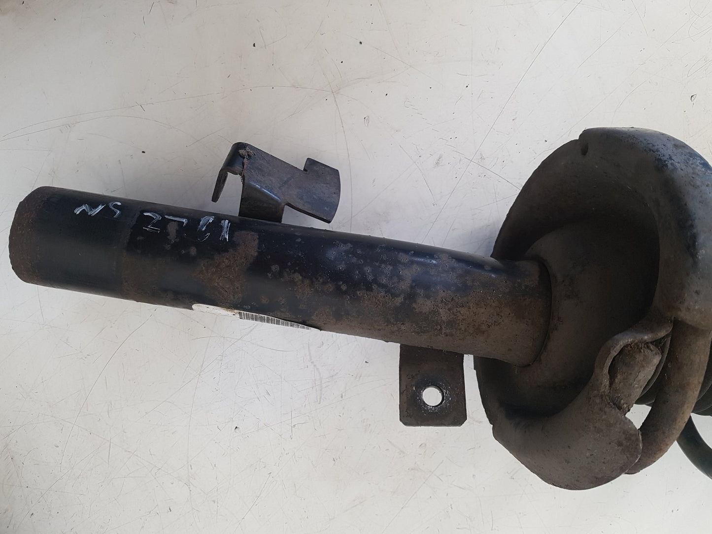 2006 - 2010 Volvo C70   Left Front Shock Absorber