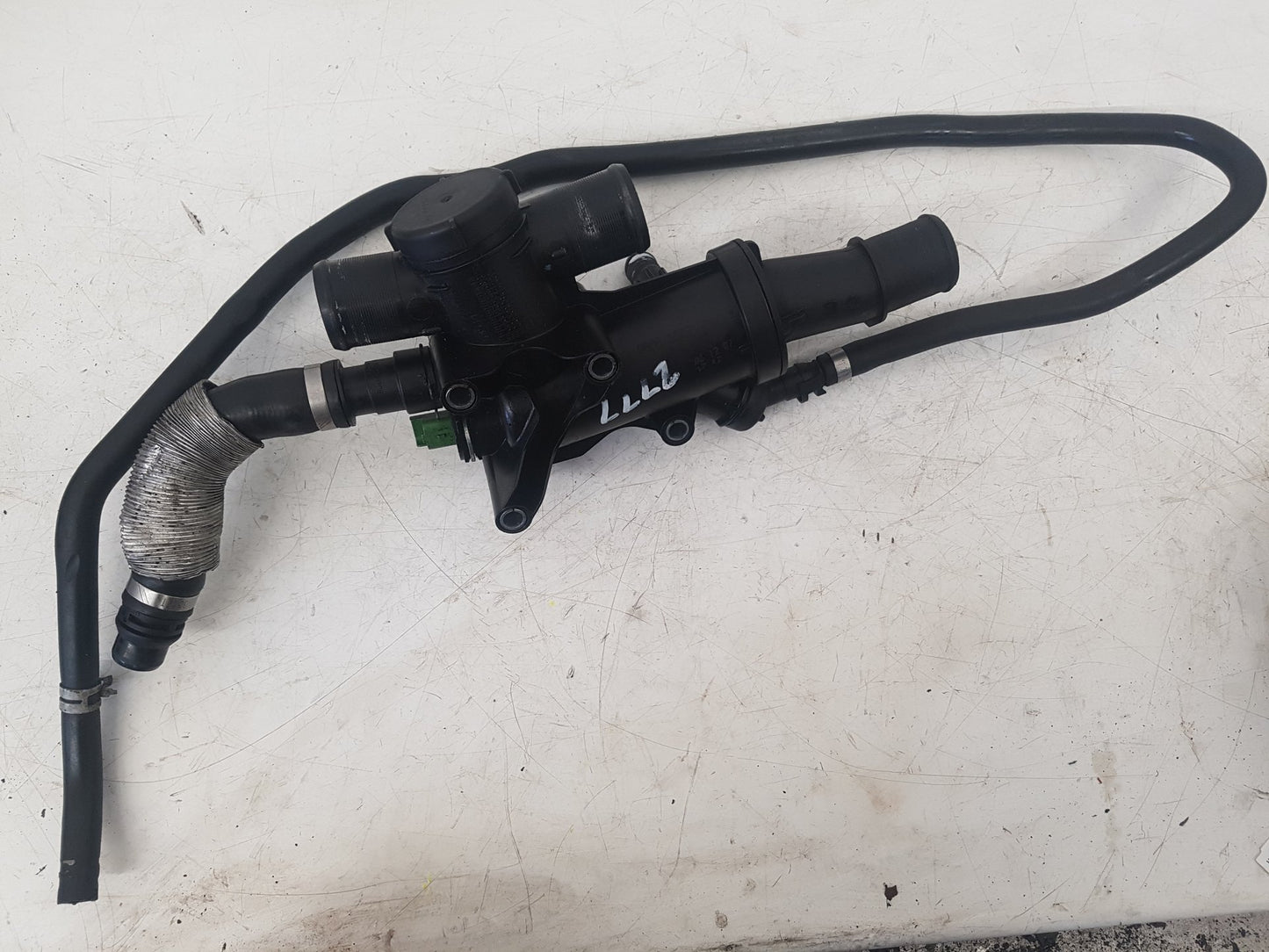 2006 - 2012 Volvo C30  Hatchback THERMOSTAT HOUSING/TEMP SENSOR 30725119